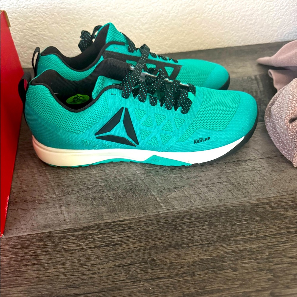 Reebok nano 6 men's cross trainers size 8